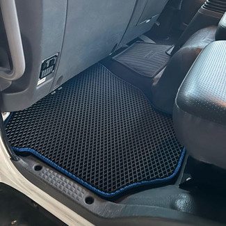 Ворсовые коврики на Isuzu Forward V узкая кабина 2007 - 2026 в Улан-Удэ Ворсовые коврики на Isuzu Forward V узкая кабина 2007 - 2026 в Улан-Удэ