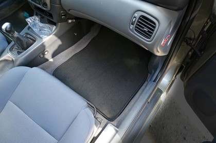 Ворсовые коврики на Nissan Almera II (N16) 2000 - 2006 в Улан-Удэ Ворсовые коврики на Nissan Almera II (N16) 2000 - 2006 в Улан-Удэ
