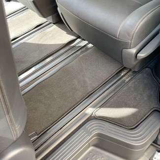 Ворсовые коврики на Toyota Hiace (H300) 2019 - 2026 в Улан-Удэ Ворсовые коврики на Toyota Hiace (H300) 2019 - 2026 в Улан-Удэ