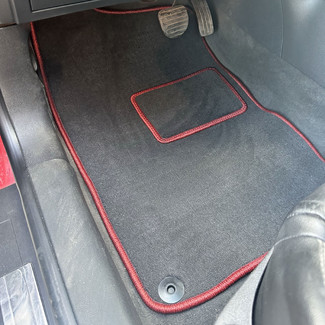 Коврики на Renault Laguna III 2007 - 2015 в Улан-Удэ Коврики на Renault Laguna III 2007 - 2015 в Улан-Удэ