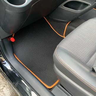 Ворсовые коврики на Toyota Sienta II 2015 - 2022 в Улан-Удэ Ворсовые коврики на Toyota Sienta II 2015 - 2022 в Улан-Удэ