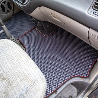 Коврики на Mitsubishi Space Gear 1994 - 2007 в Улан-Удэ Коврики на Mitsubishi Space Gear 1994 - 2007 в Улан-Удэ