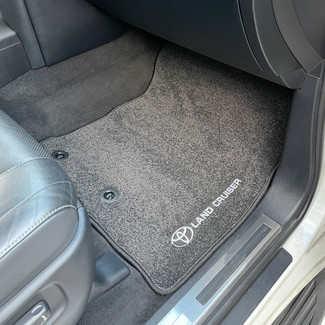 Ворсовые коврики на Toyota Land Cruiser 200 2007 - 2021 в Улан-Удэ Ворсовые коврики на Toyota Land Cruiser 200 2007 - 2021 в Улан-Удэ