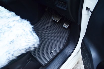 Коврики на Toyota Noah (R80) 2014&nbsp;-&nbsp;2021 в Улан-Удэ