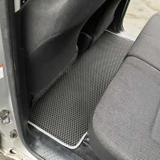 Ворсовые коврики на Toyota Sienta II 2015 - 2022 в Улан-Удэ Ворсовые коврики на Toyota Sienta II 2015 - 2022 в Улан-Удэ