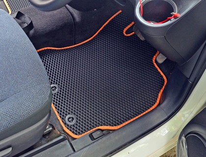 Ворсовые коврики на Toyota Sienta II 2015 - 2022 в Улан-Удэ Ворсовые коврики на Toyota Sienta II 2015 - 2022 в Улан-Удэ