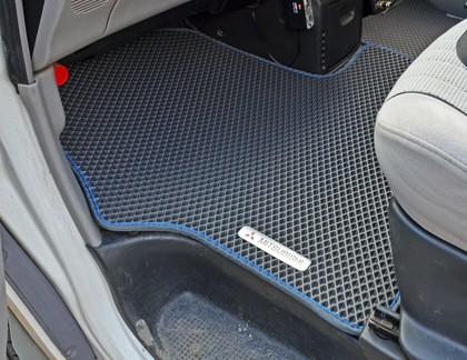 Ворсовые коврики на Mitsubishi Delica 4 1994 - 2007 в Улан-Удэ Ворсовые коврики на Mitsubishi Delica 4 1994 - 2007 в Улан-Удэ